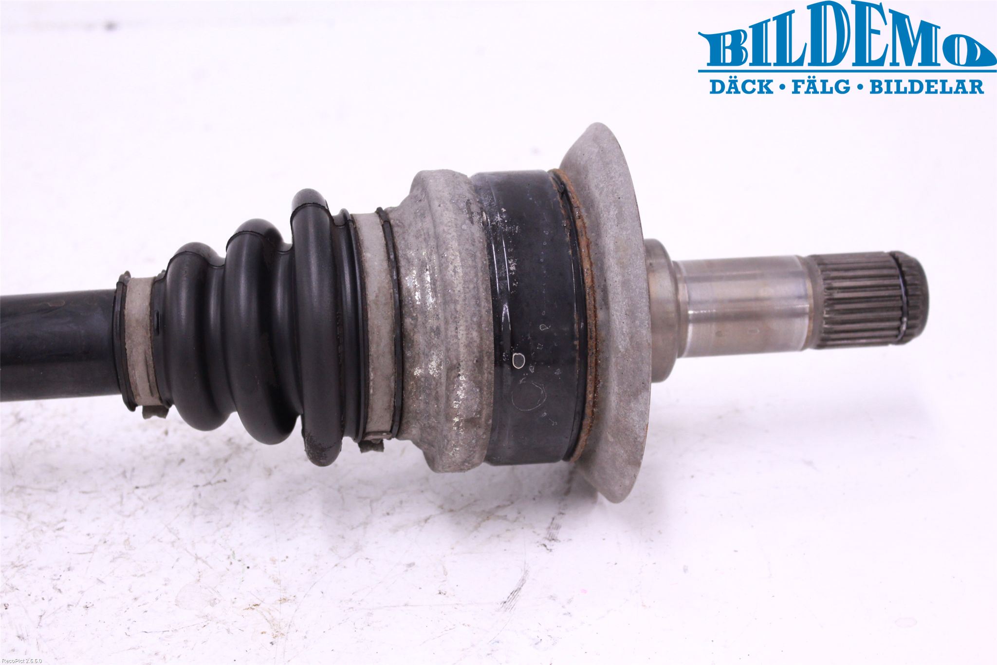 BMW 5 F10/F11/F18 09-17 Drivaksel Bak Kompl Venstre