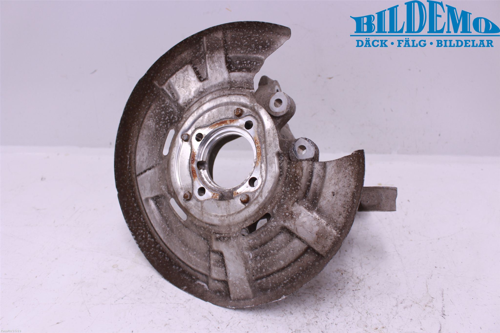 BMW 5 F10/F11/F18 09-17 Spindel Vb