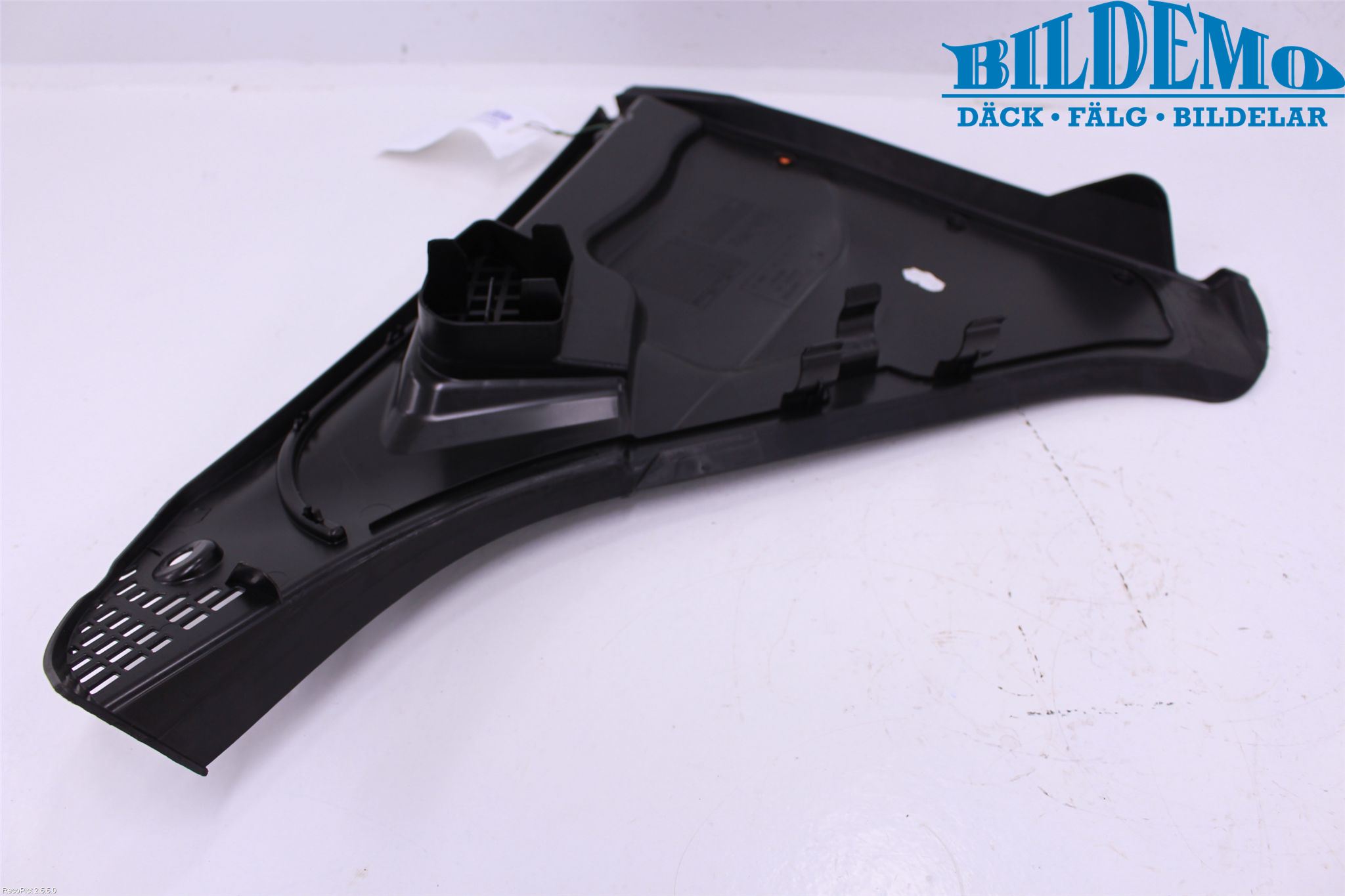 BMW 5 F10/F11/F18 09-17 Visker Deksel-Grill-Under Frr