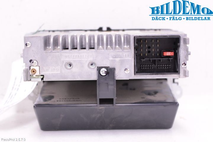 Volkswagen VW CADDY      04-10 Stereo Radio Med Cd
