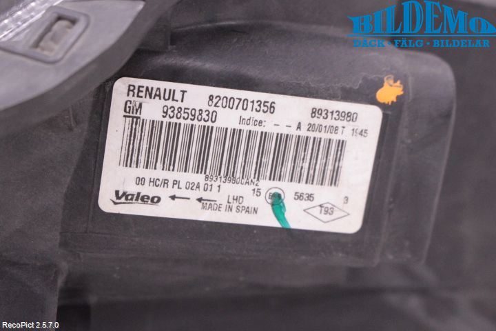 Opel VIVARO 01-14 Frontlykt Høyre