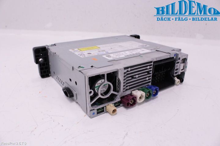 BMW 5 F10/F11/F18 09-17 Stereo Radio Med Cd