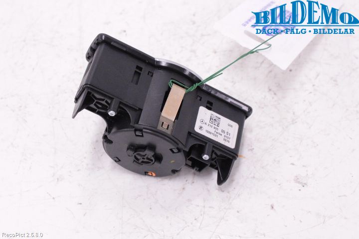 Mercedes-Benz MB CLA-KLASS (C117/X117) 13-19 Bryter Hovedlys