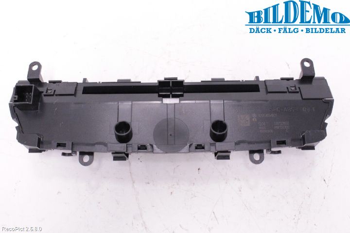 Mercedes-Benz MB C-KLASS (W205) 14-21 Stereo Radio Med Cd