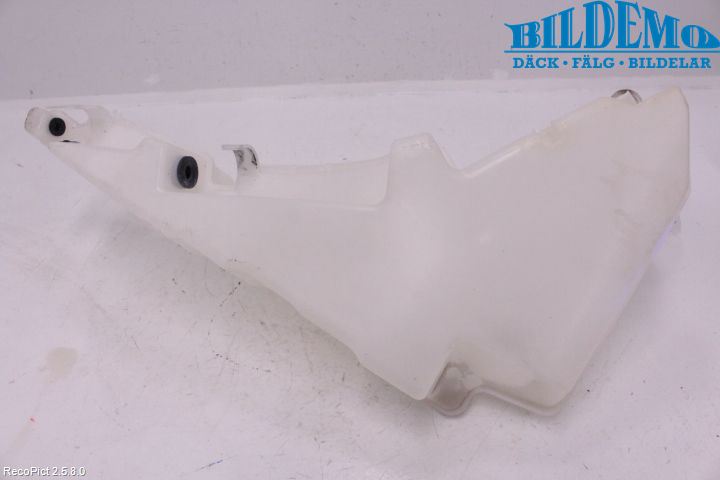Audi A6/S6     05-11 Spylerbeholder Frontrute-Lykte