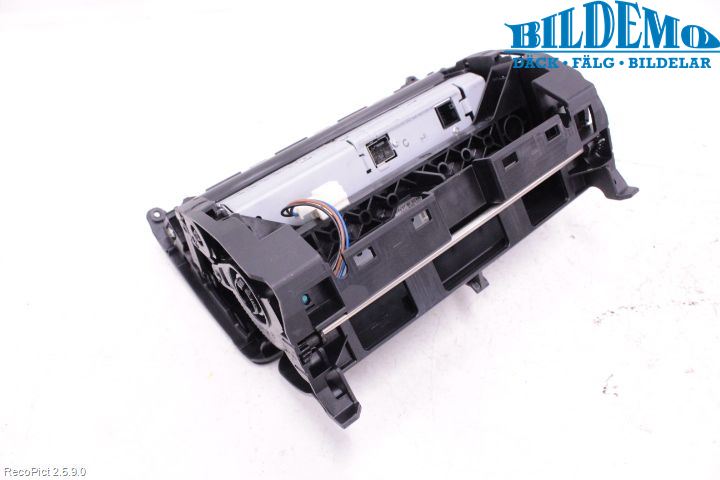 Mercedes-Benz MB C-KLASS (W204) 07-15 Instr Skjerm Dvd-Gps-Ac-Tlf