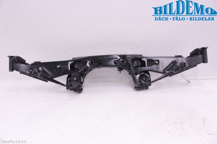 BMW X1 F48 15-22 Bakaksel Feste Travers-Ramme