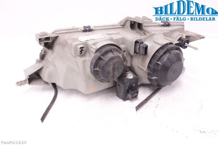 Saab 9-5 -05 Frontlykt Høyre