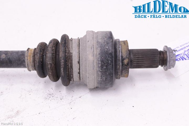 BMW 1 F20/F21 11-19 Drivaksel Bak Kompl Venstre