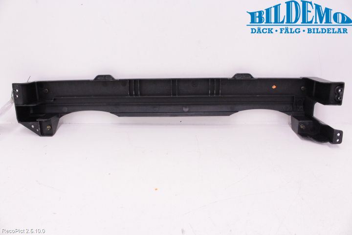 BMW X6 E71/E72   08-14 Radiator Feste - Ramme - Bjelk