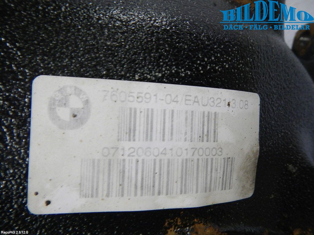 BMW 1 F20/F21 11-19 Bakaksel Kardang Bak -Diff