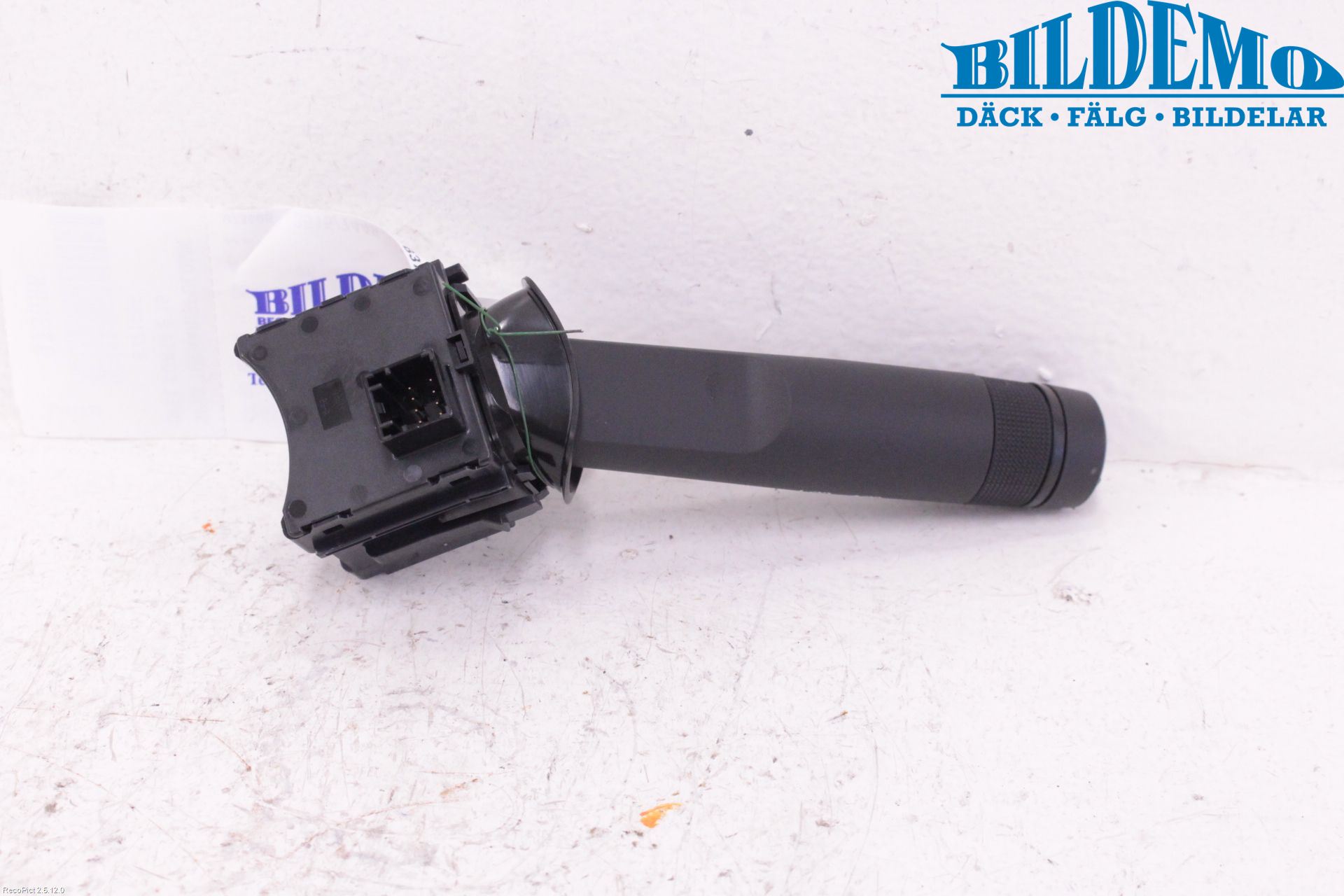 Opel CORSA E 15-19 Bryter Ratt Visker - Spyler