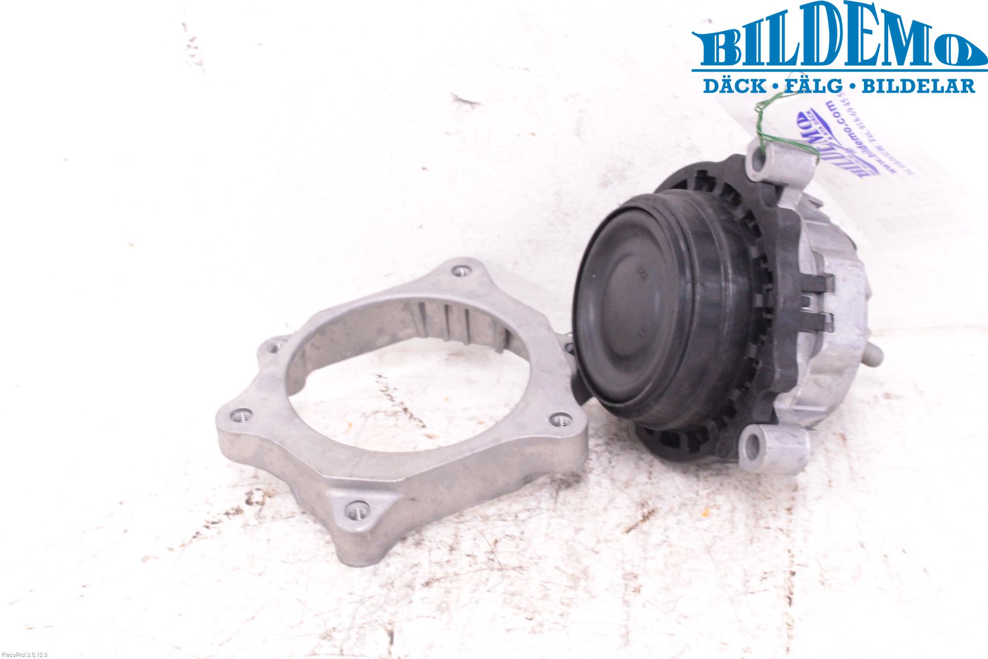 BMW 3 F30/F31/F80 12-19 Motor Feste Gummi
