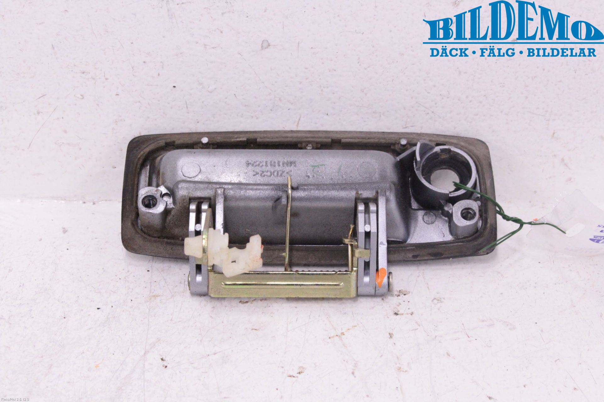Mitsubishi OUTLANDER 01-07 Bakluke Handtak Ytre
