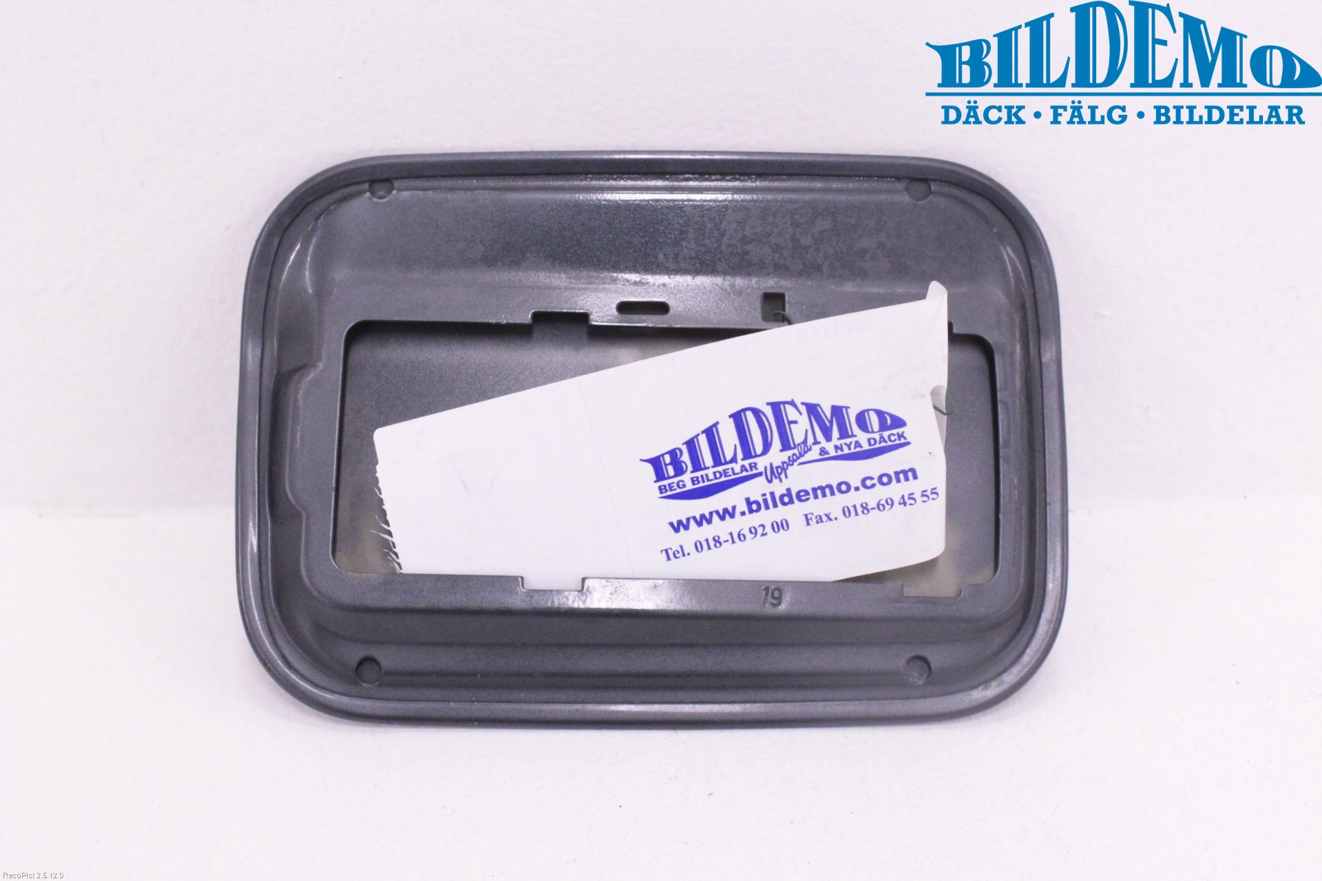 BMW 5 E60/61 Sed/Tou 02-10 Drivstoff Tankluke