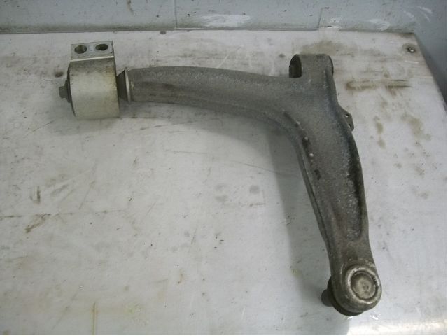 Saab 9-3 VER2/VER3 08-15 Bærearm Foran Venstre Nedre