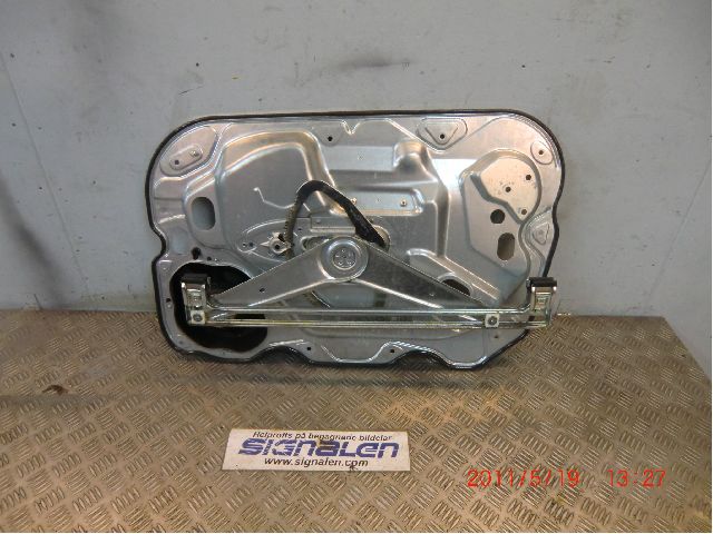 Ford FOCUS     04-07 Vindusheis