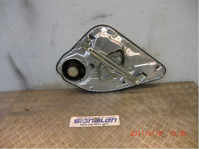 Ford FOCUS     04-07 Vindusheis