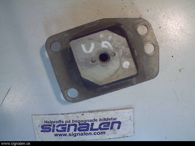 Saab 9-5     06-10 Motor Feste Gummi