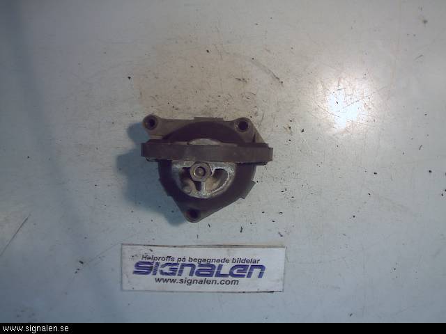 Saab 9-5     06-10 Motor Feste Gummi