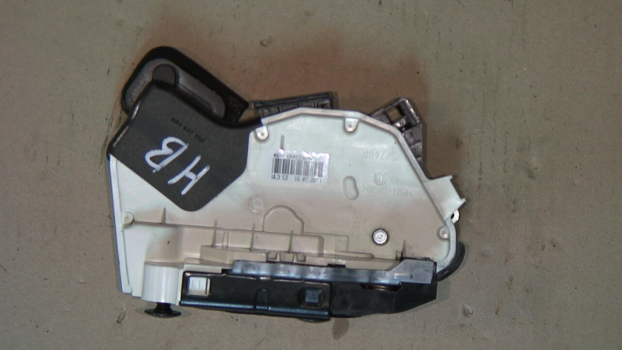 Volkswagen VW POLO 10-17 Dørlås - Låsekasse