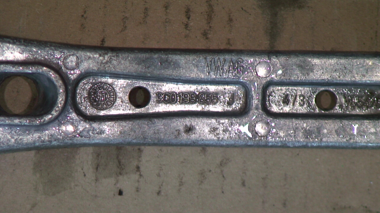 Volkswagen VW PASSAT 11-14 Motor Feste Stål-Alu