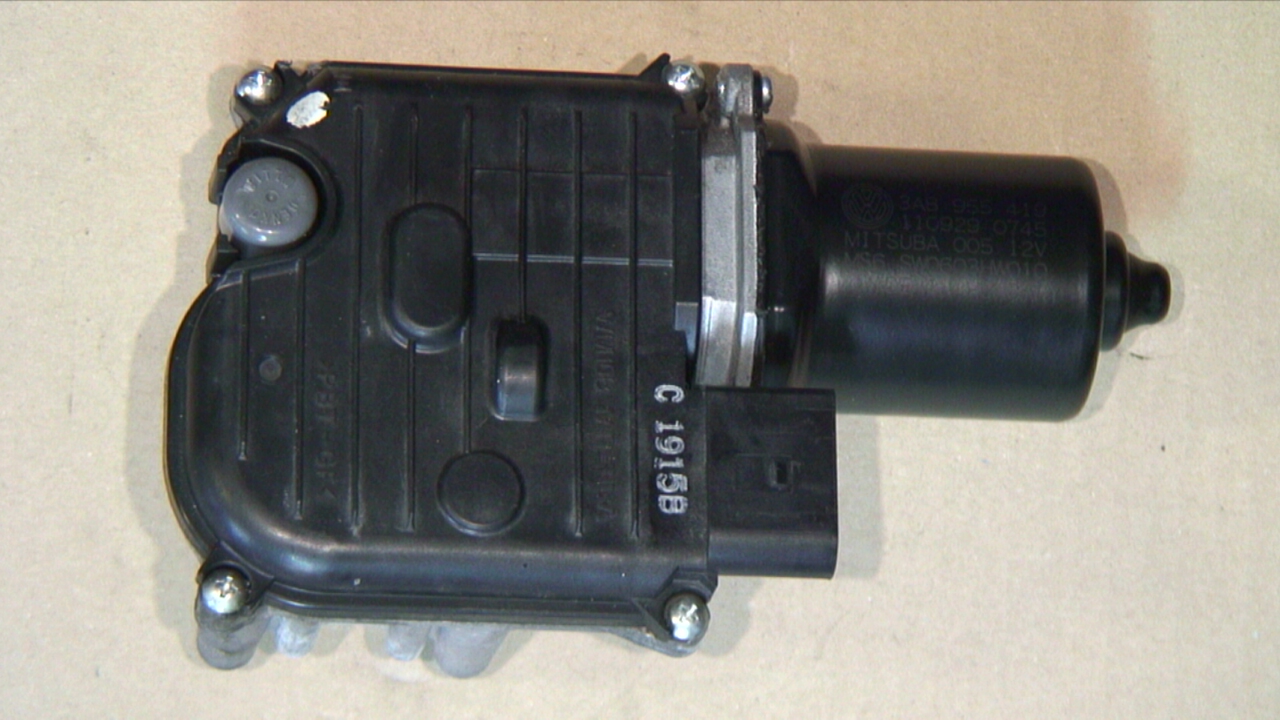 Volkswagen VW PASSAT 11-14 Viskermotor Frontrute