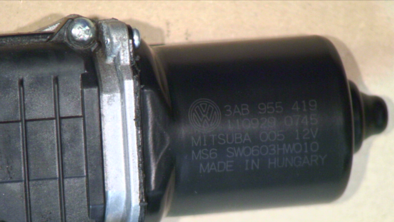 Volkswagen VW PASSAT 11-14 Viskermotor Frontrute