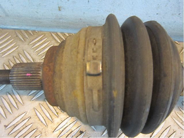 Volkswagen VW GOLF V 04-09 Drivaksel Foran Kompl Høyre