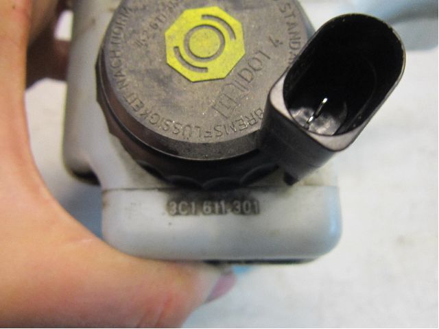 Volkswagen VW PASSAT 11-14 Brems Hovedsylinder