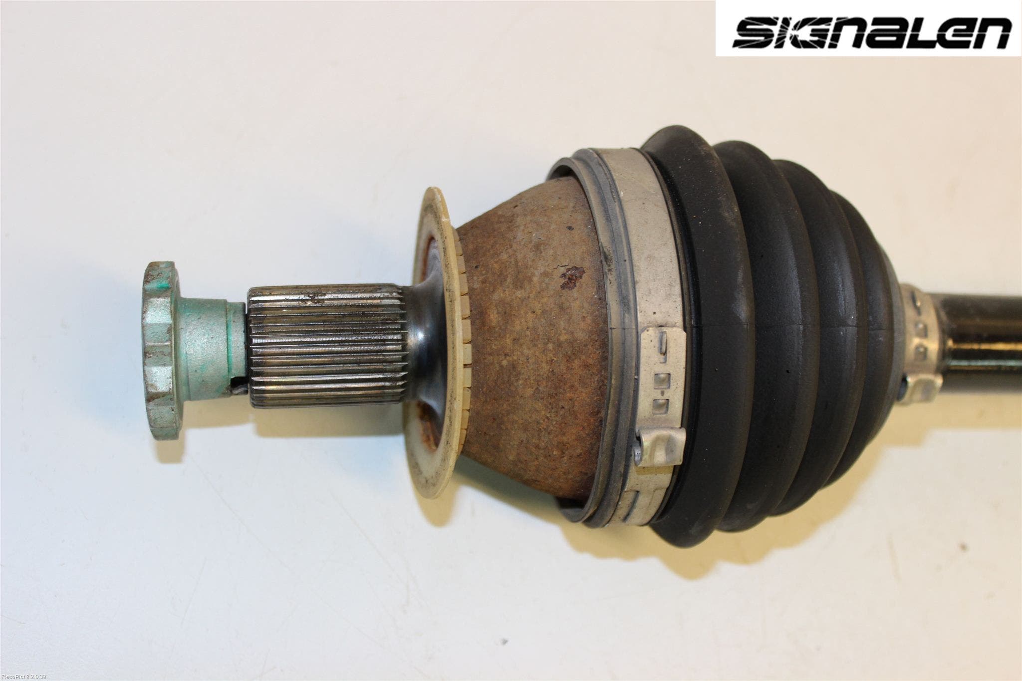 Volkswagen VW POLO 10-17 Drivaksel Foran Kompl Venstre