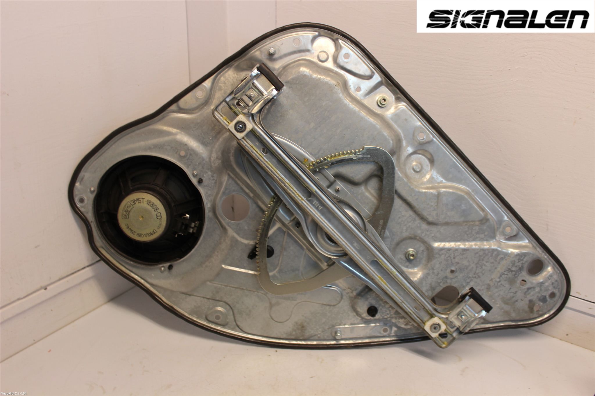 Ford FOCUS     04-07 Vindusheis