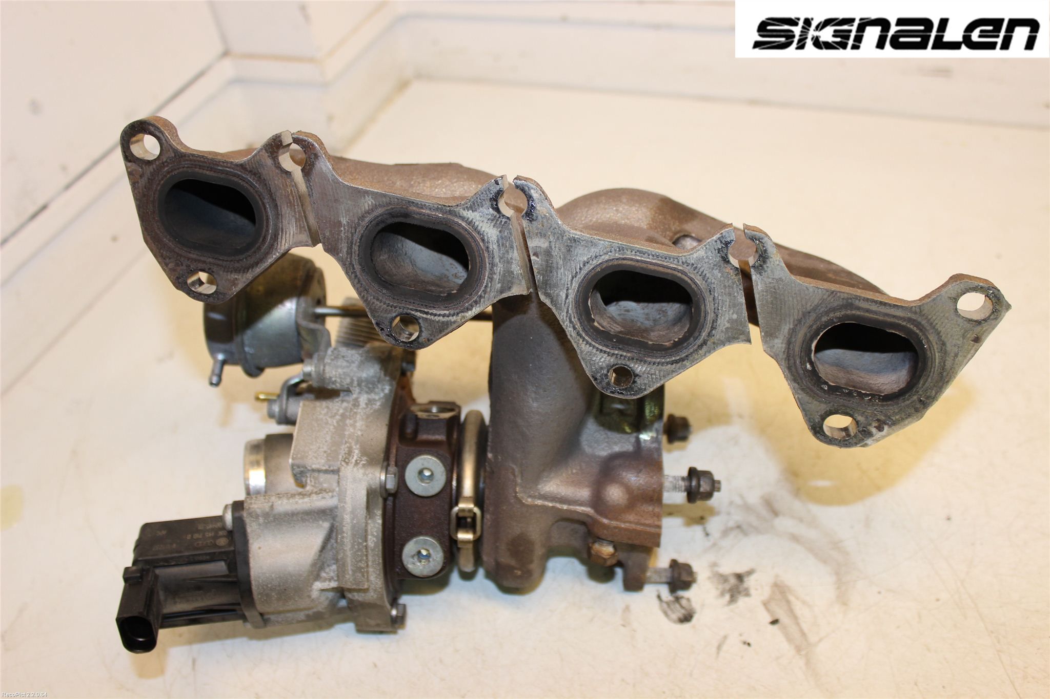 Volkswagen VW PASSAT 11-14 Turboaggregat
