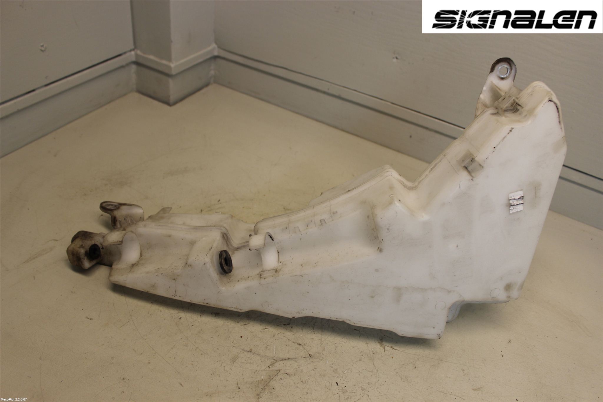 Audi A6/S6     05-11 Spylerbeholder Frontrute-Lykte