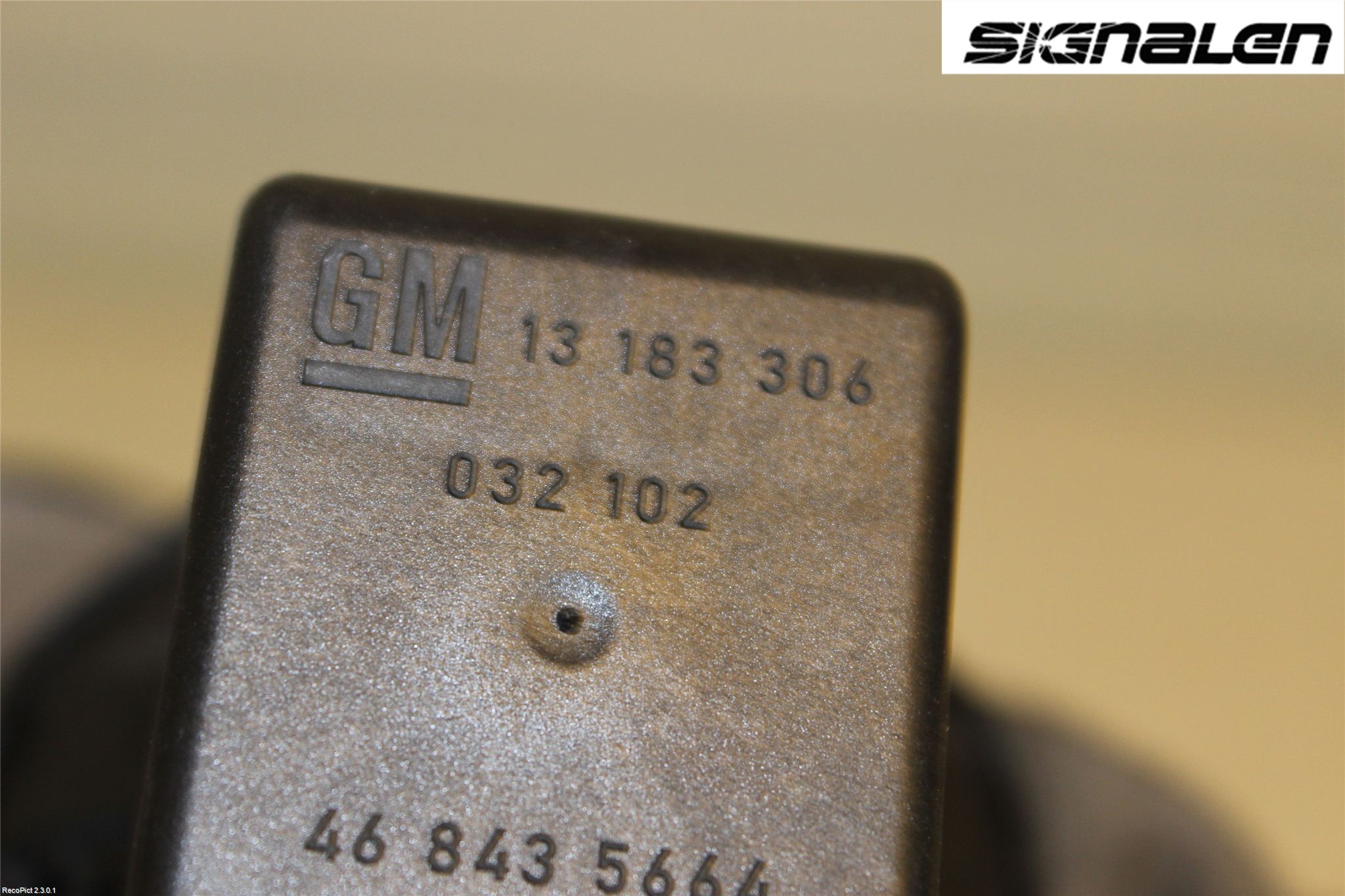 Opel CORSA D 07-14 Drivstoff Tankluke