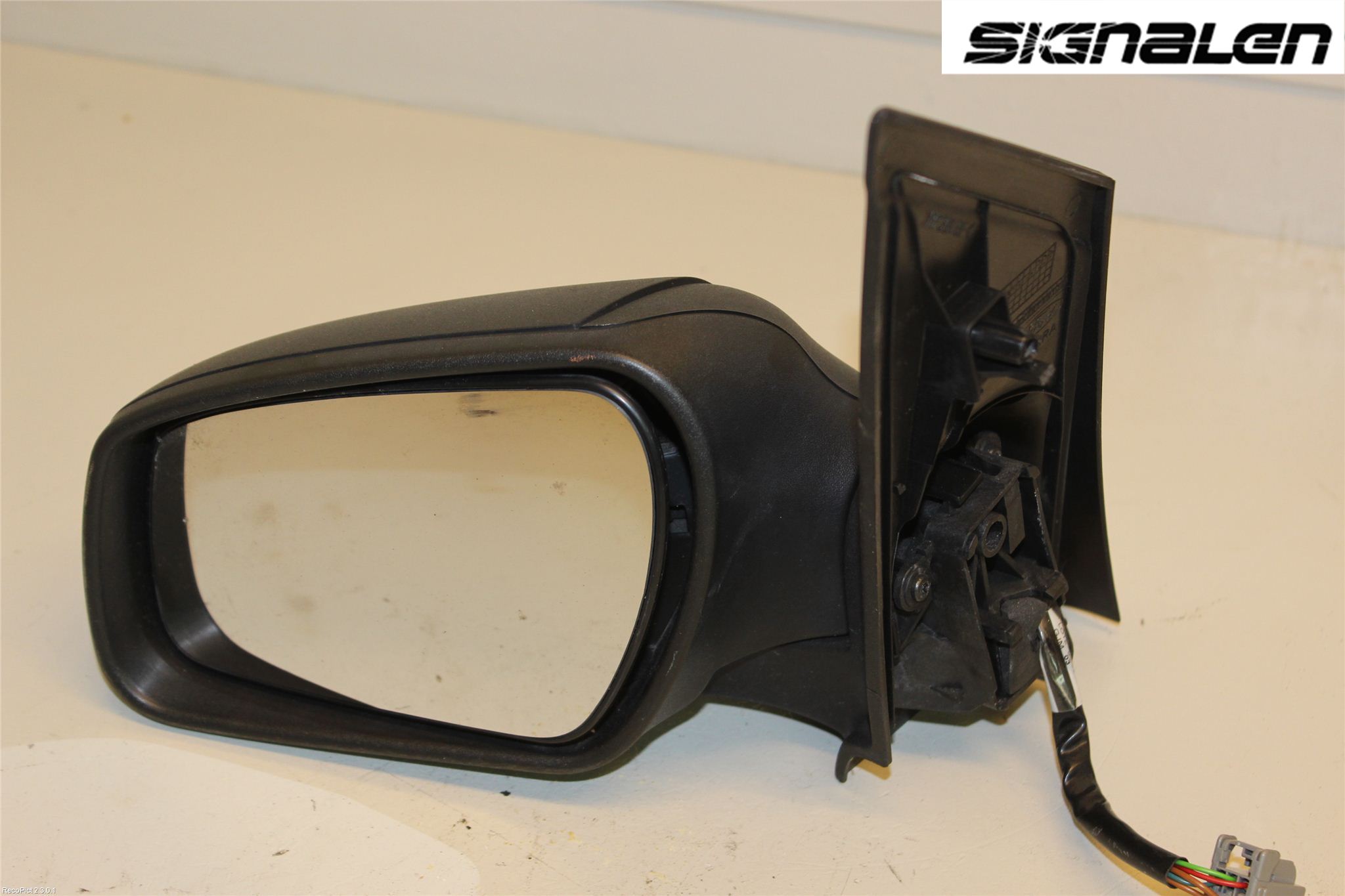 Ford FOCUS     04-07 Speil V M-El Justering