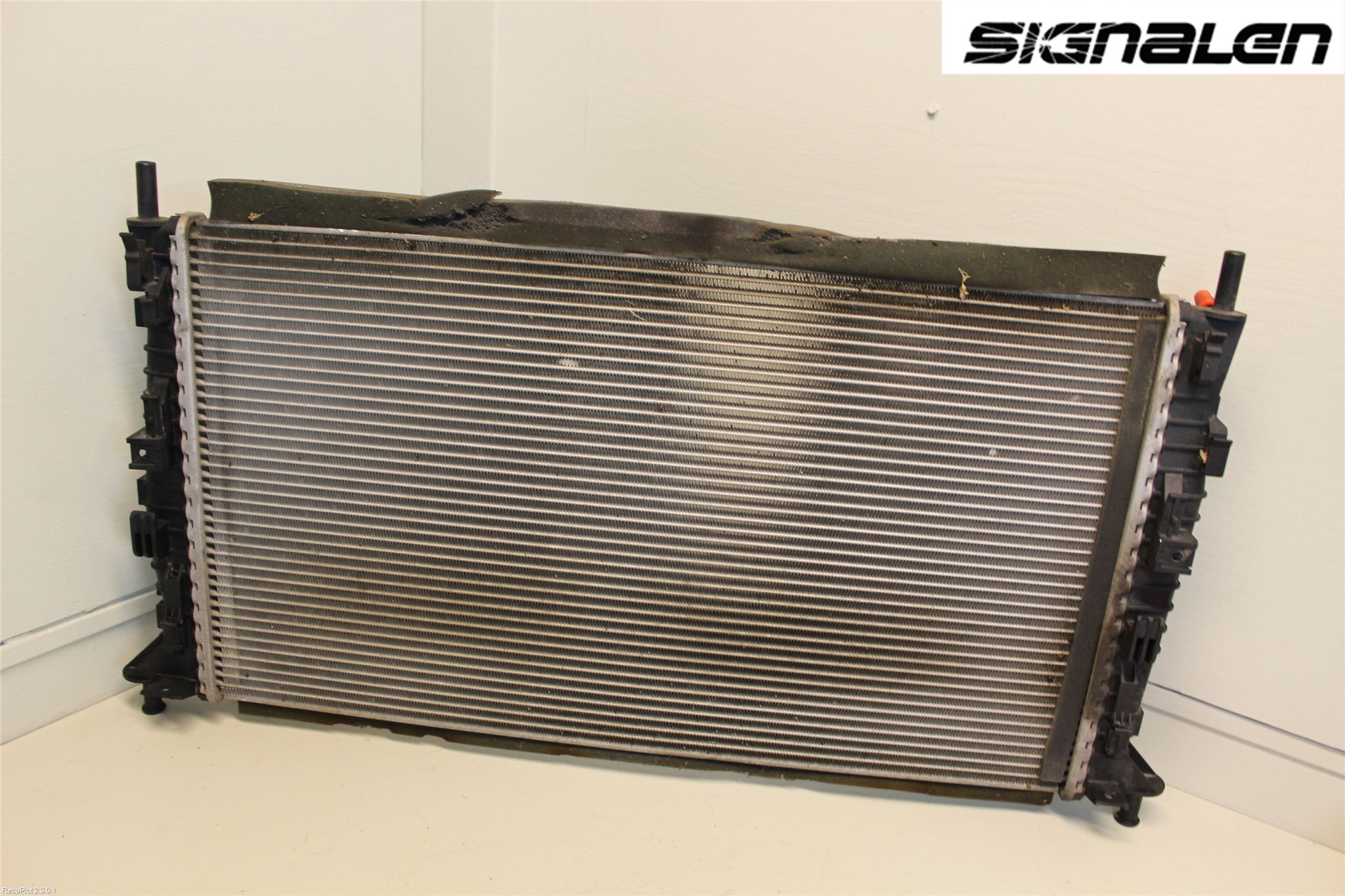 Ford FOCUS     04-07 Radiator Manuell