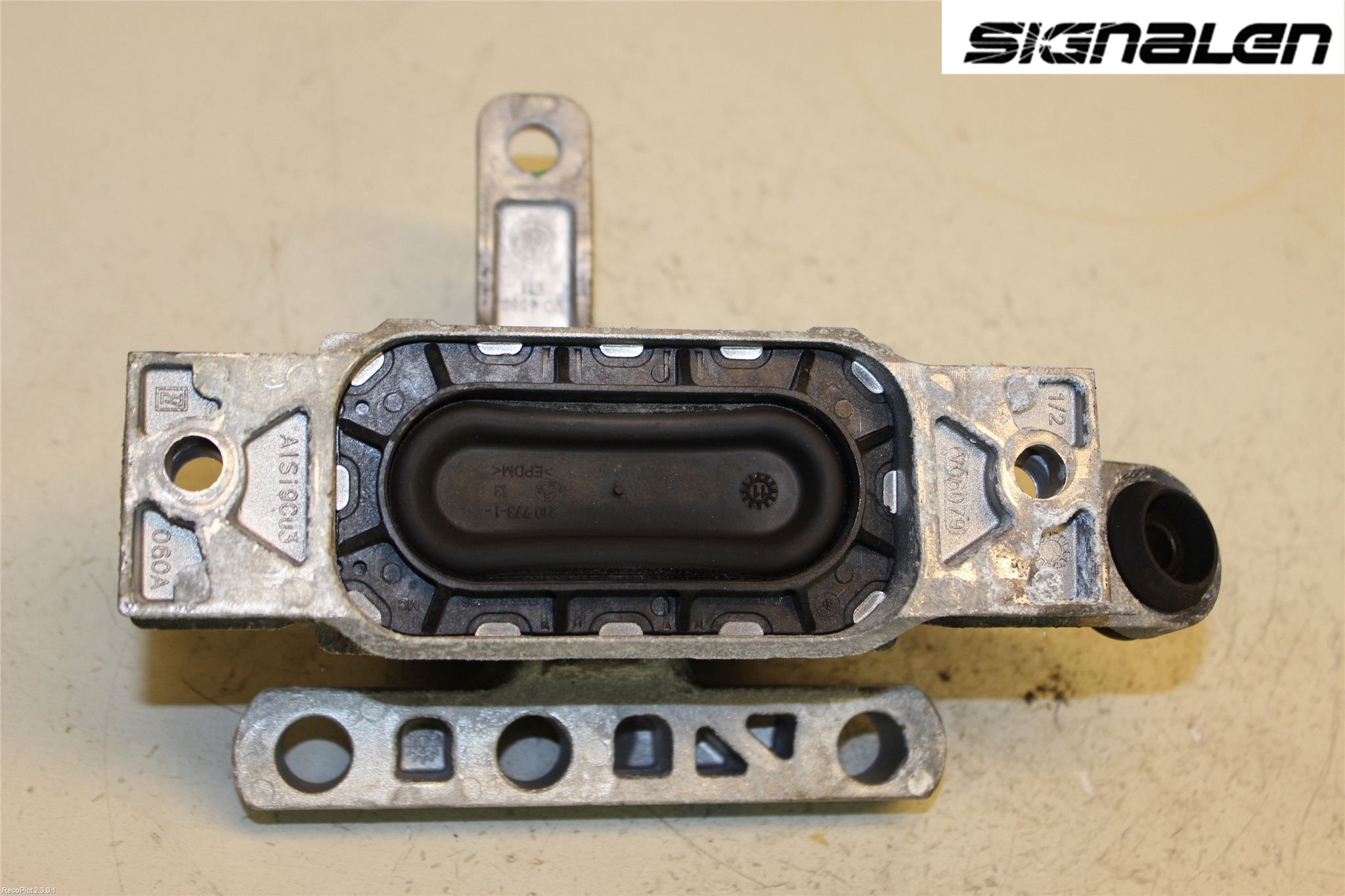 Opel INSIGNIA 09-16 Motor Feste Gummi