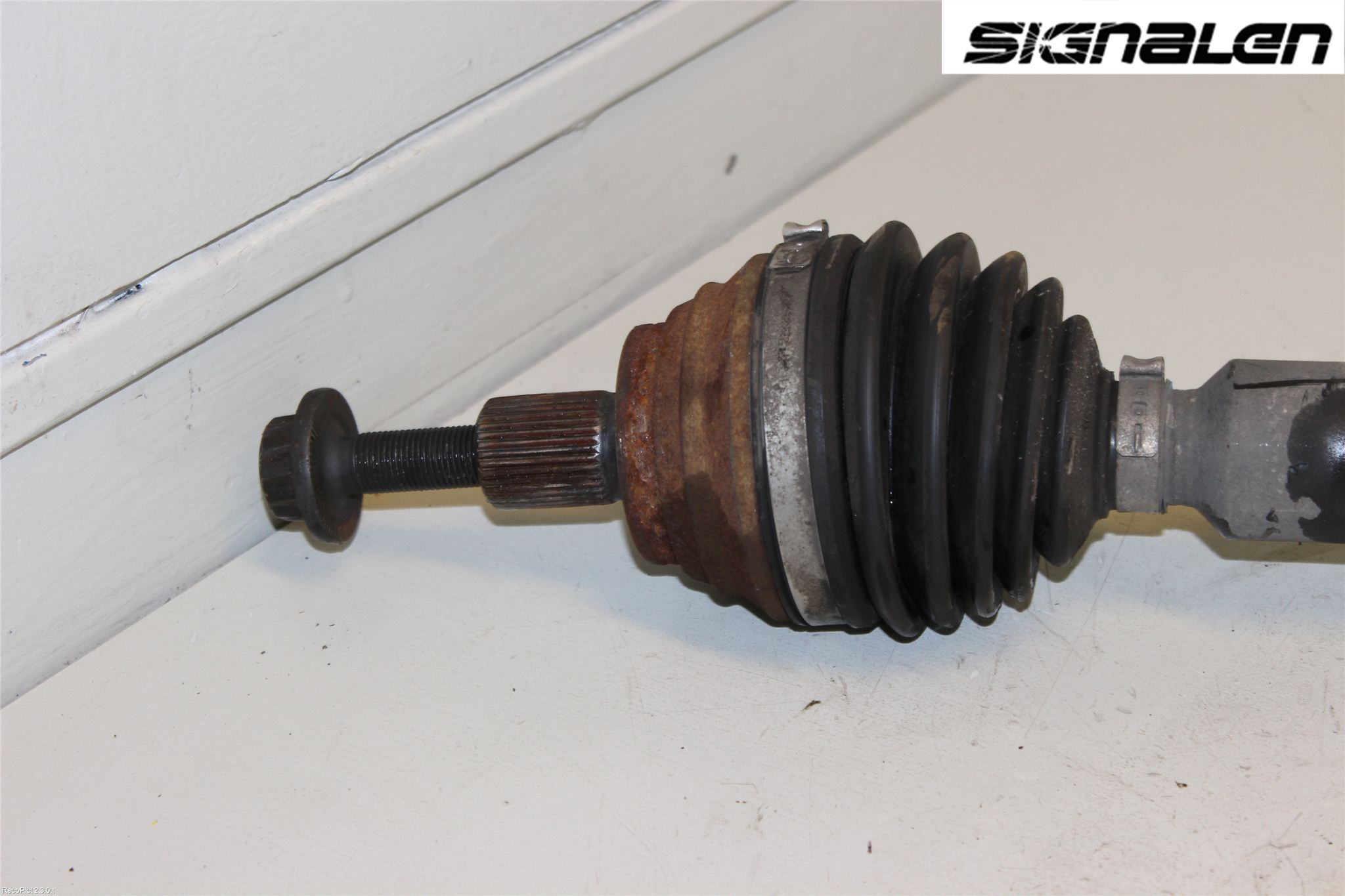 Volkswagen VW GOLF VI 09-13 Drivaksel Foran Kompl Høyre