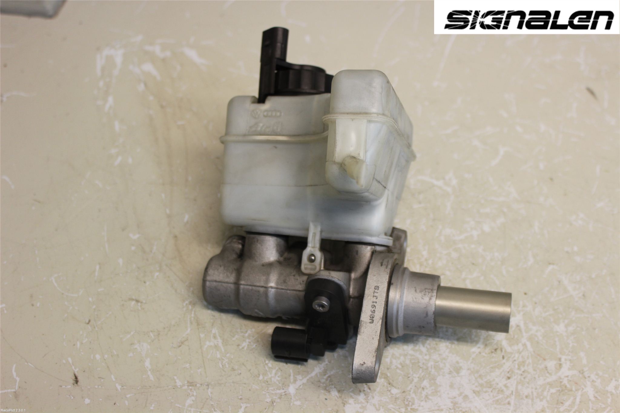 Volkswagen VW PASSAT 11-14 Brems Hovedsylinder