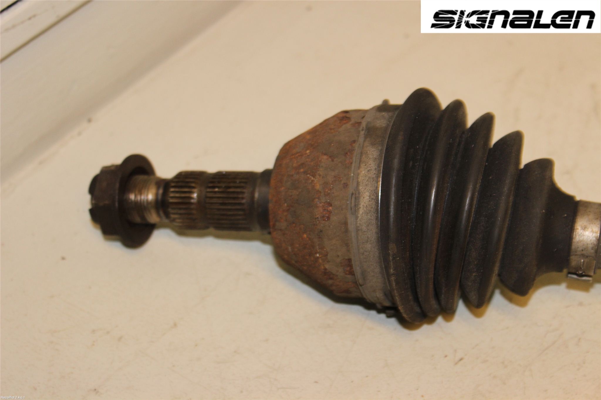 Opel ASTRA H 04-12 Drivaksel Foran Kompl Venstre