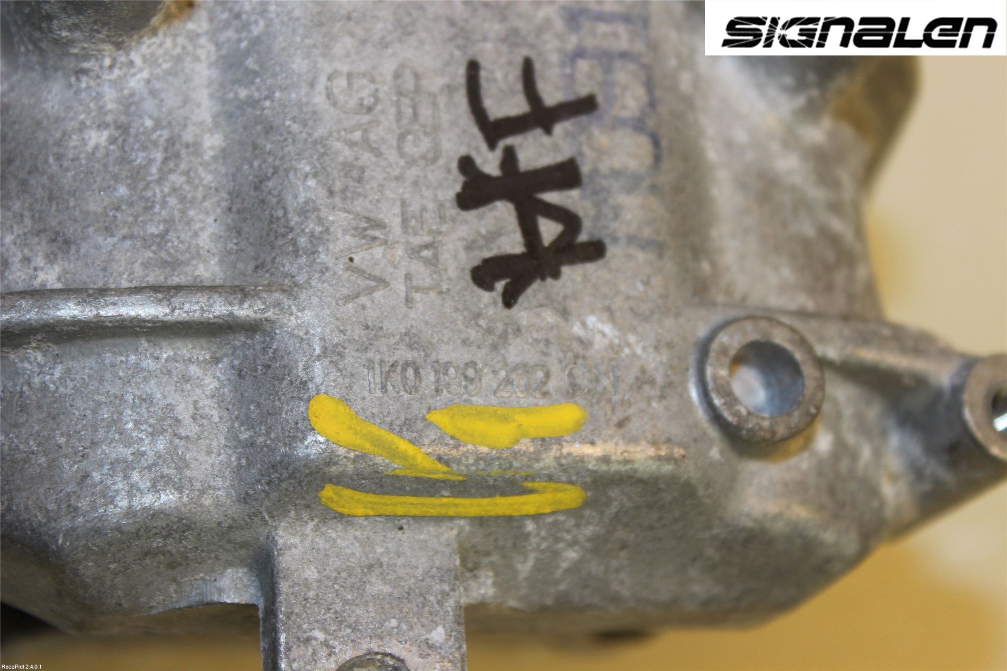 Volkswagen VW GOLF VI 09-13 Motor Feste Gummi