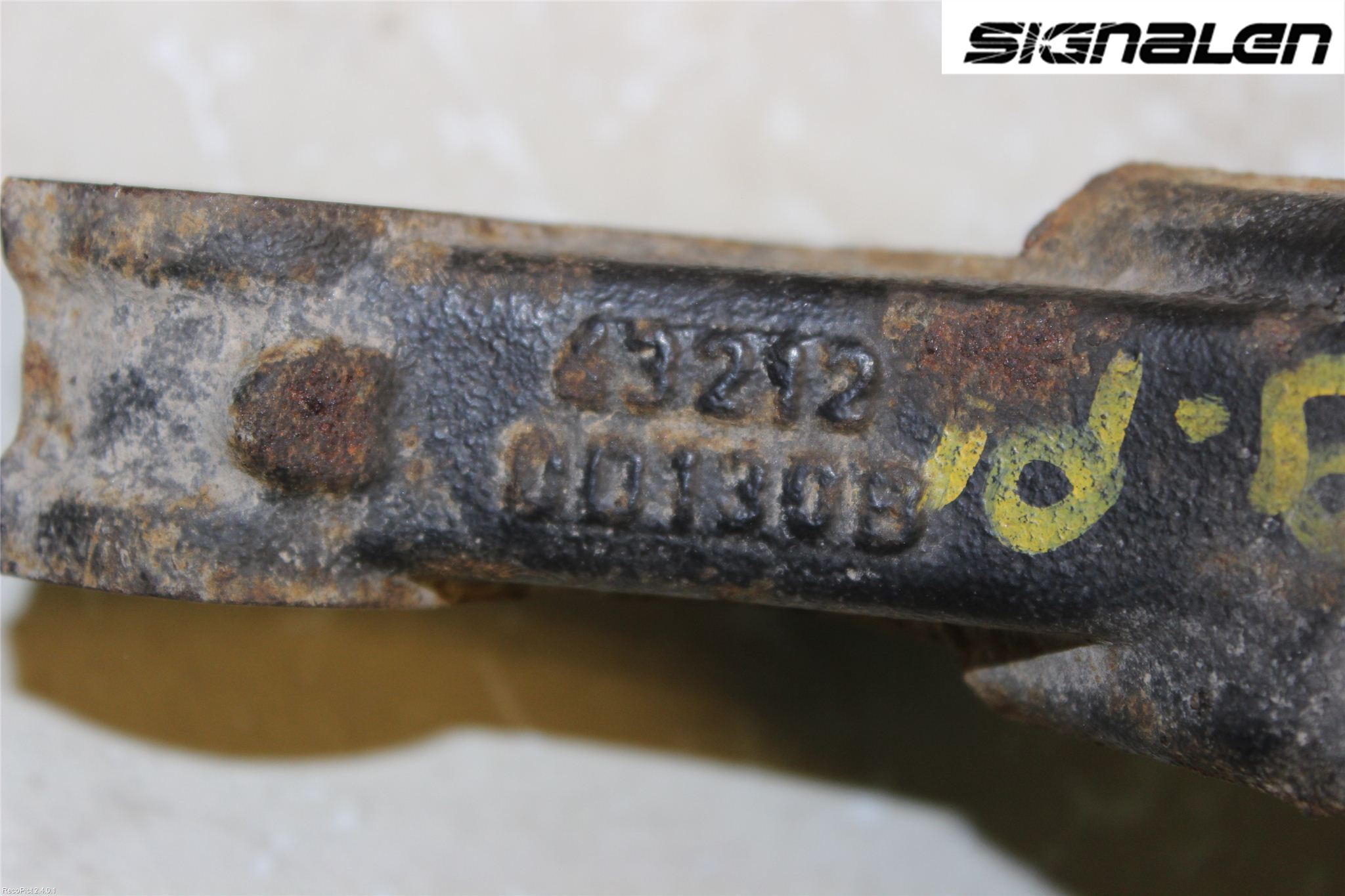Toyota YARIS XP130 12-14 Spindel Vf
