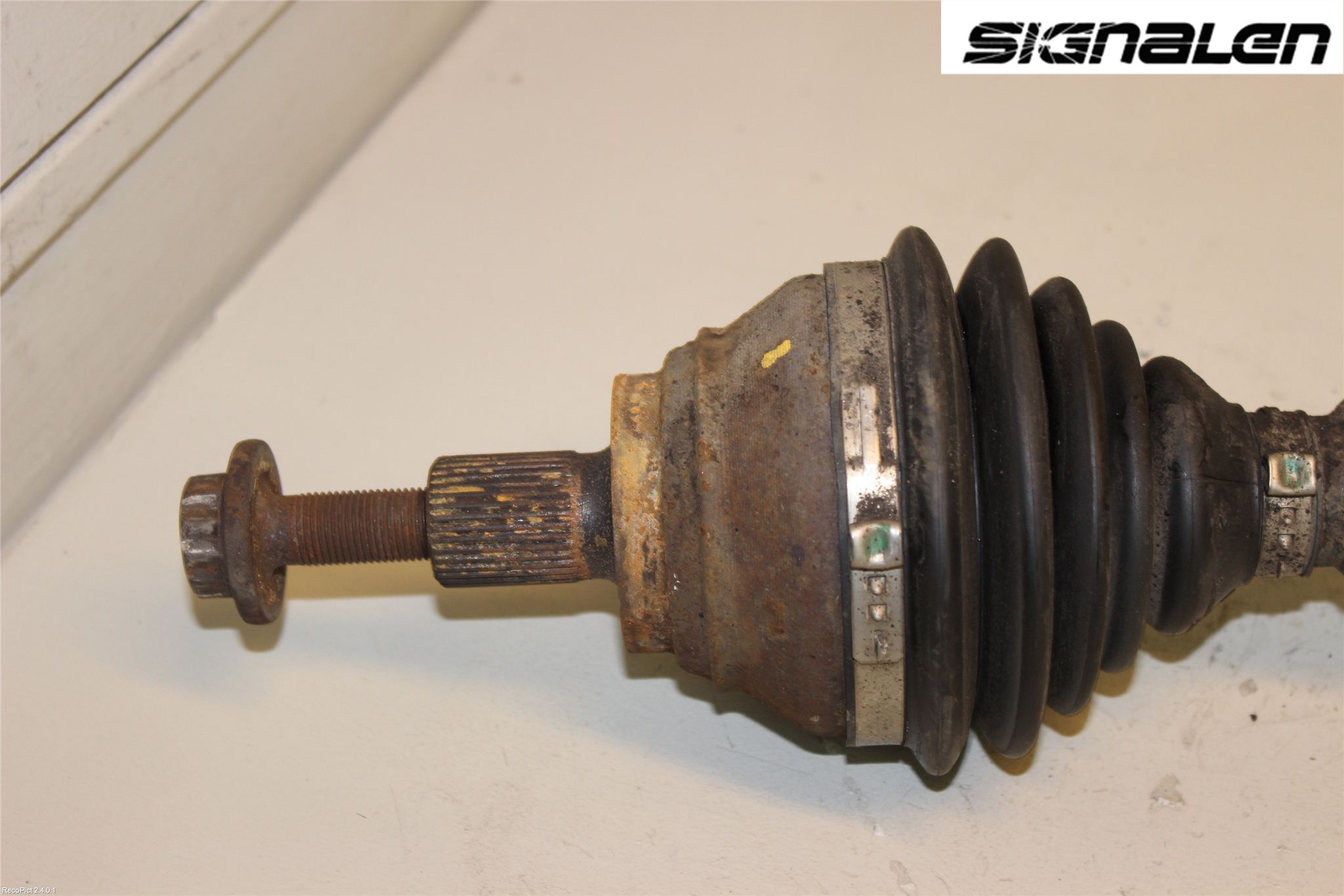 Volkswagen VW TOURAN 10-15 Drivaksel Foran Kompl Høyre