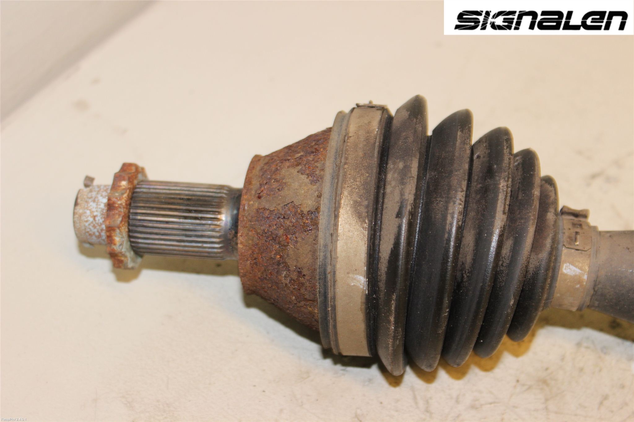 Volkswagen VW POLO 10-17 Drivaksel Foran Kompl Høyre