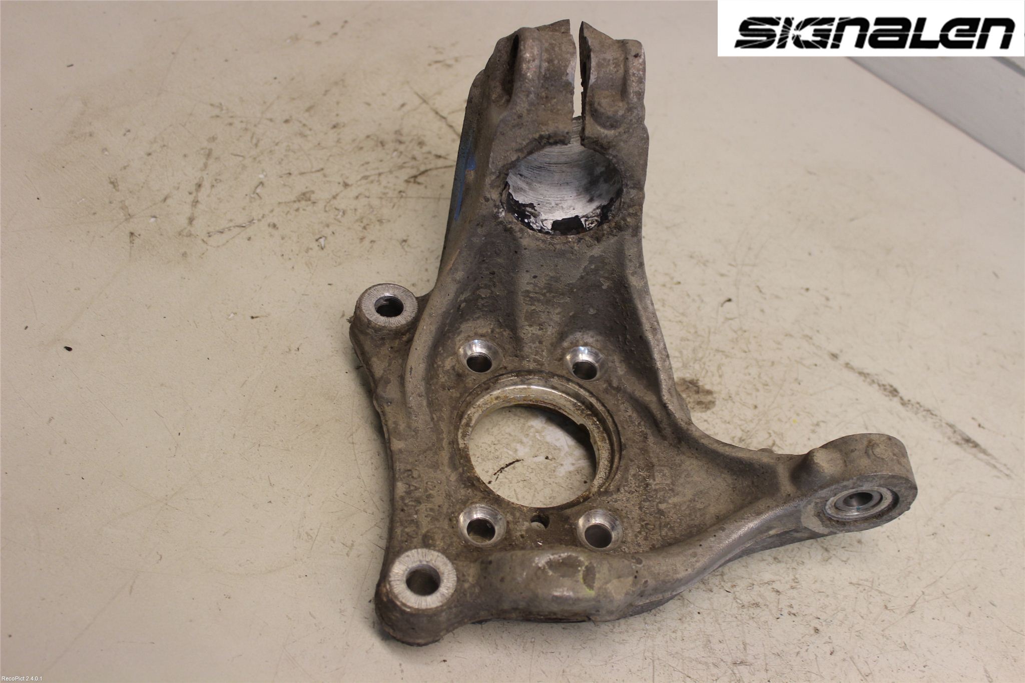 Volkswagen VW PASSAT 05-11 Spindel Hf