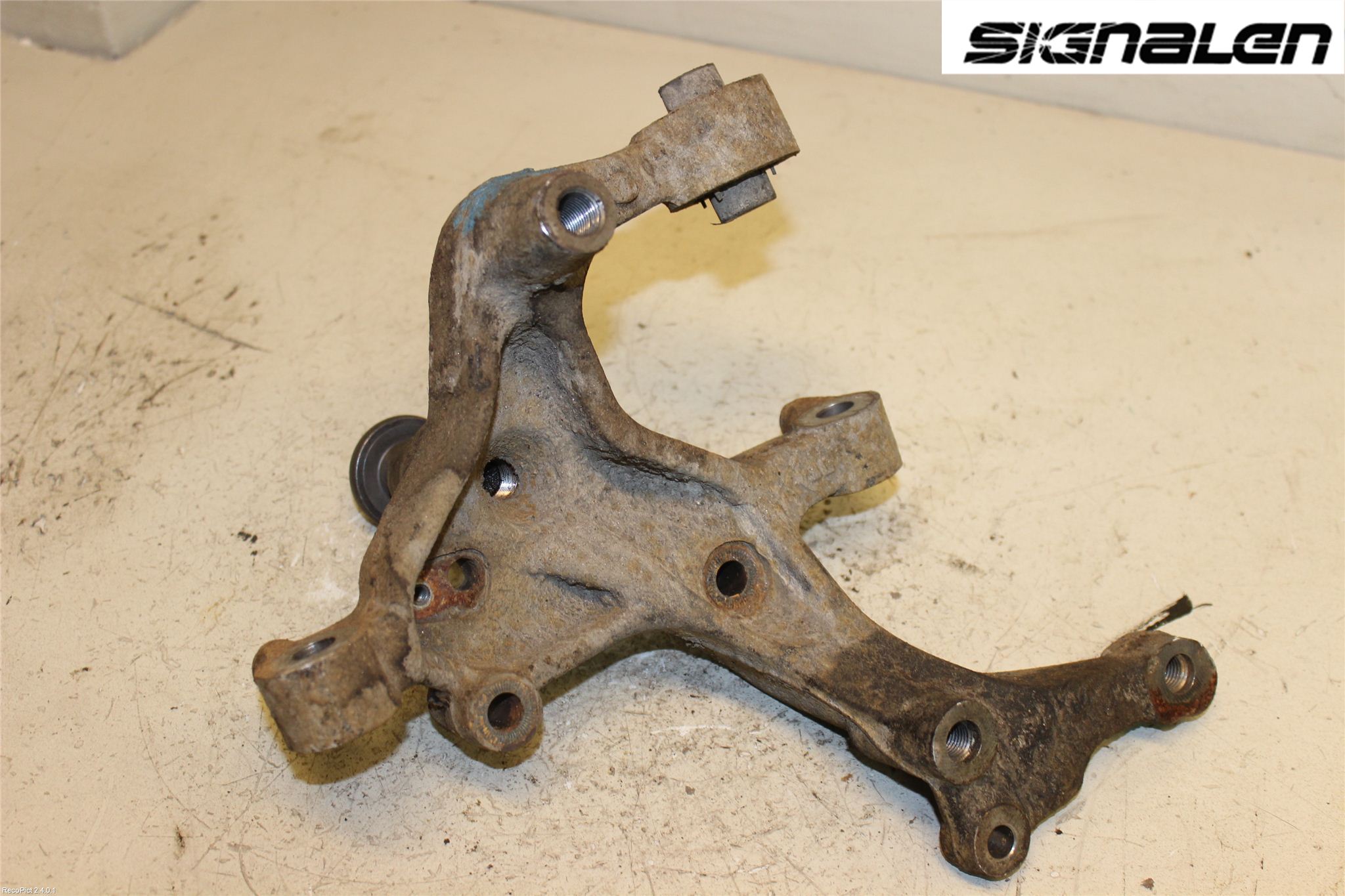 Volkswagen VW JETTA VI 11- Spindel Hb