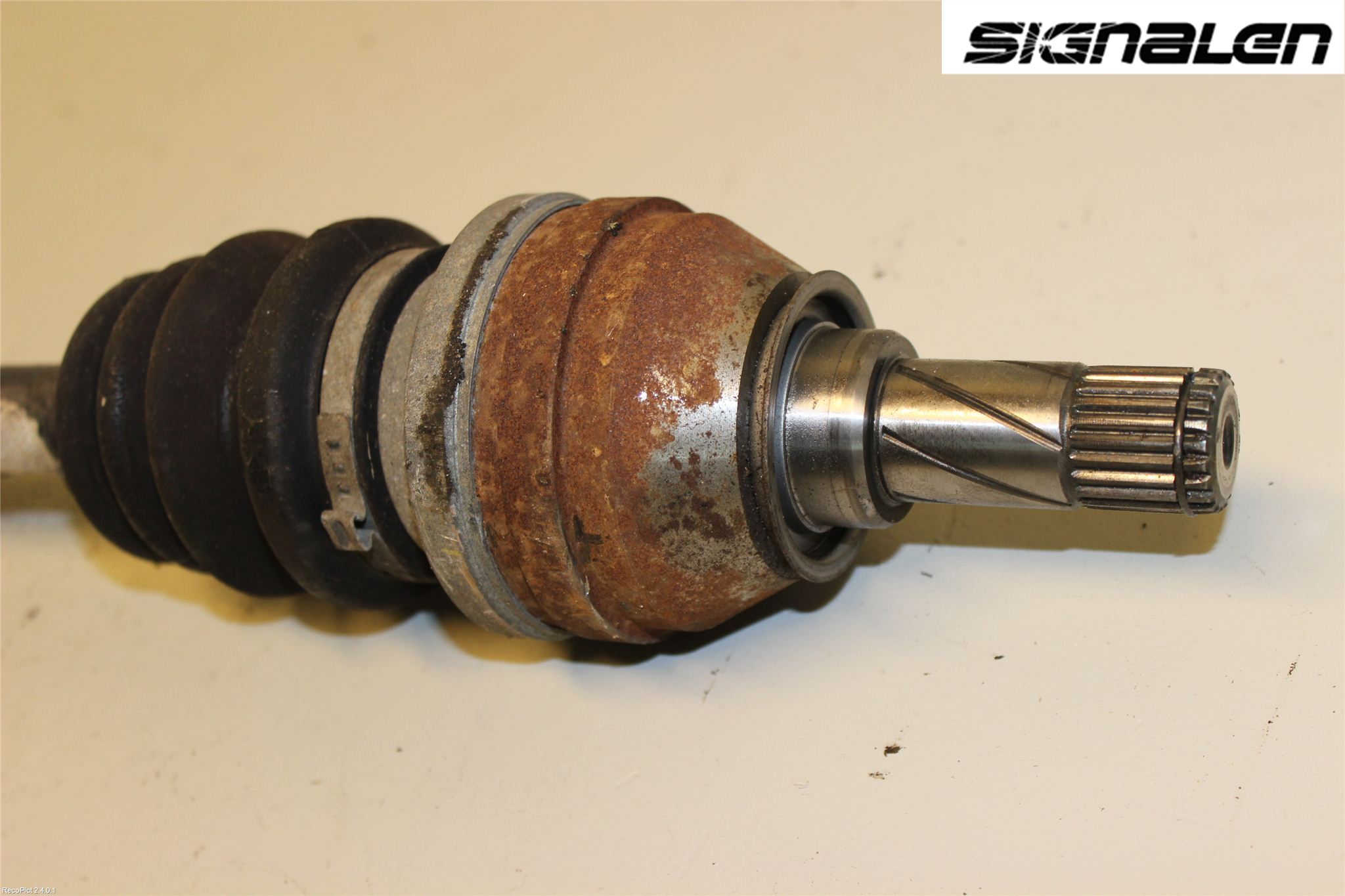 Opel ASTRA H 04-12 Drivaksel Foran Kompl Venstre