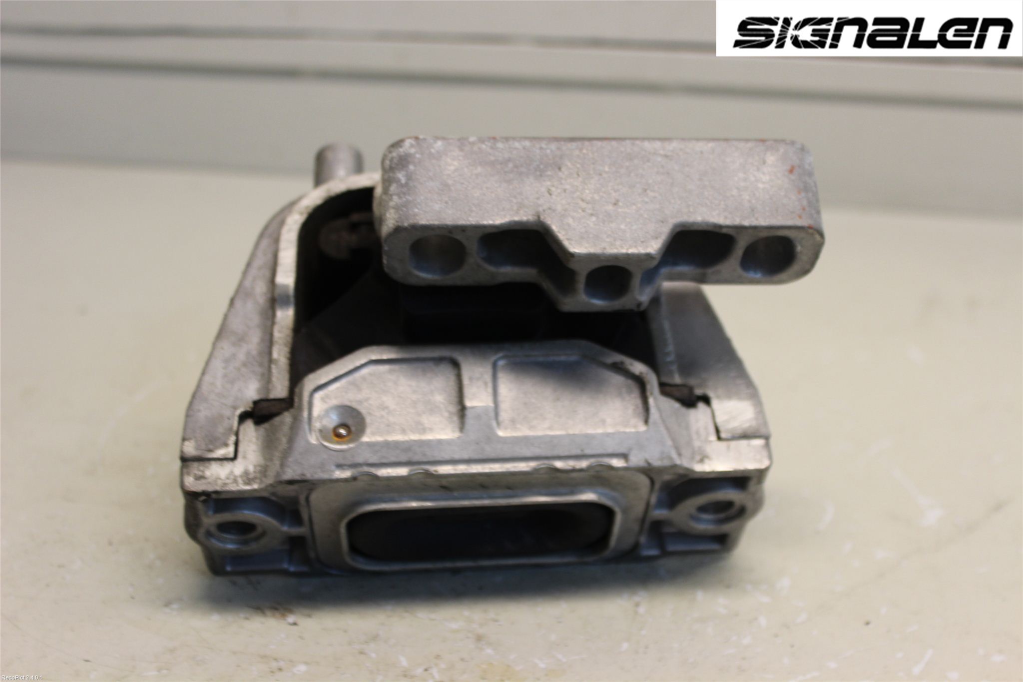 Audi Q3 8U 12-18 Motor Feste Gummi