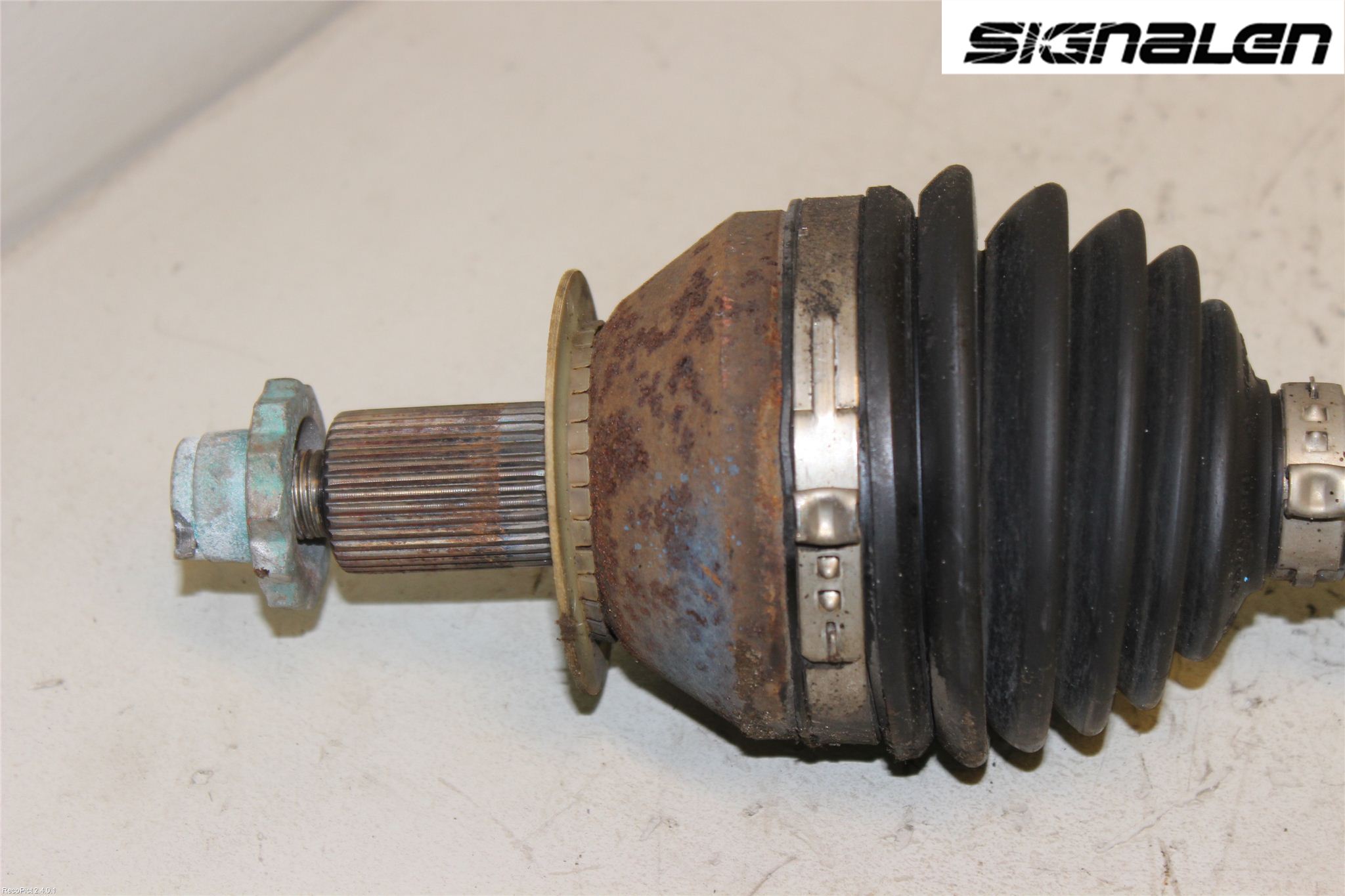 Volkswagen VW POLO 10-17 Drivaksel Foran Kompl Høyre
